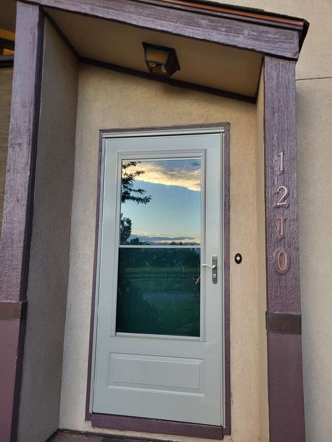 Building Photo - 1210 Wicklow St