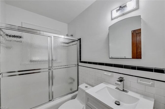 Building Photo - 1345 E Norcova Dr