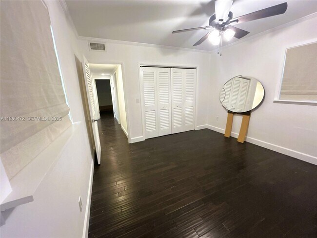 Building Photo - 6395 SW 42nd Terrace