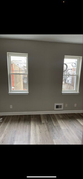 Building Photo - 4940 W Stiles St