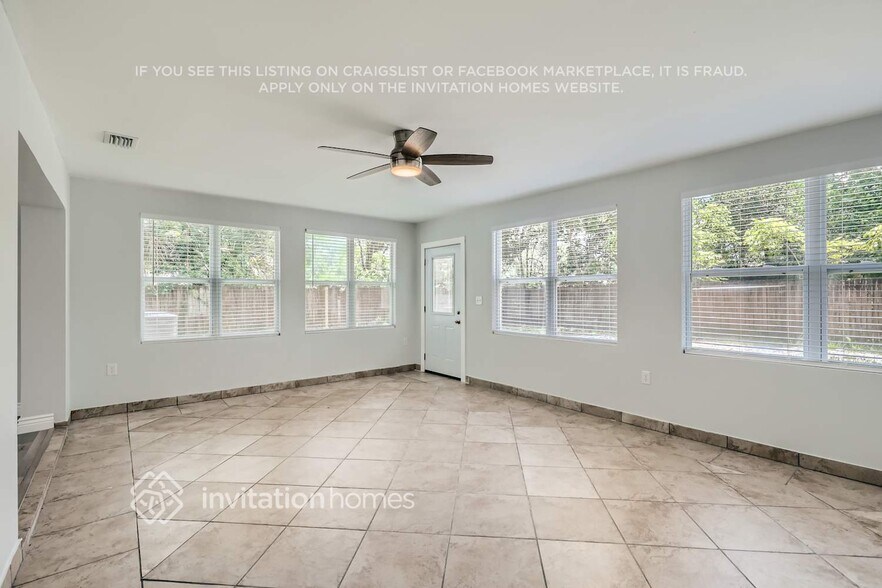 Building Photo - 7912 Argentine Dr W