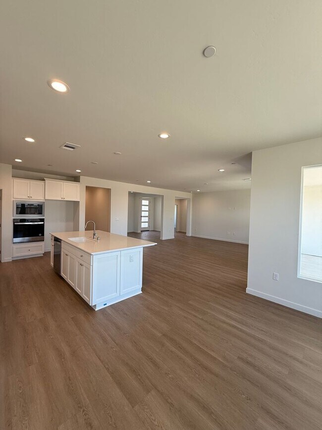 Building Photo - 510 Cobain Ct