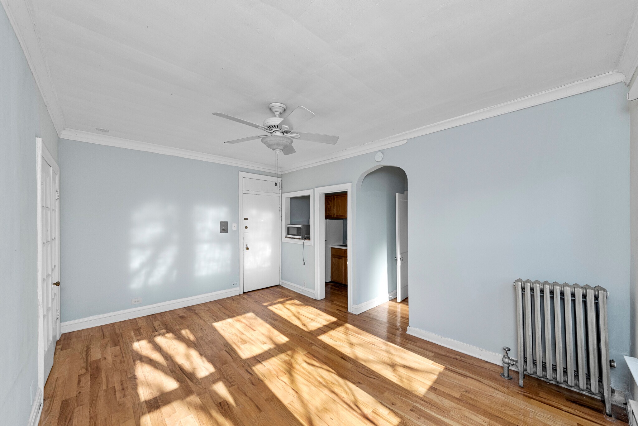 Building Photo - 4614 N Paulina St