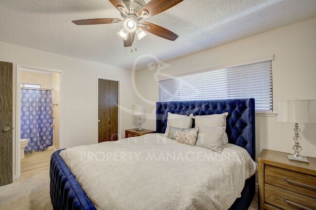 Building Photo - Available November 1st - Your Perfect Holi...