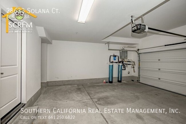 Building Photo - 28633 Solana Ct