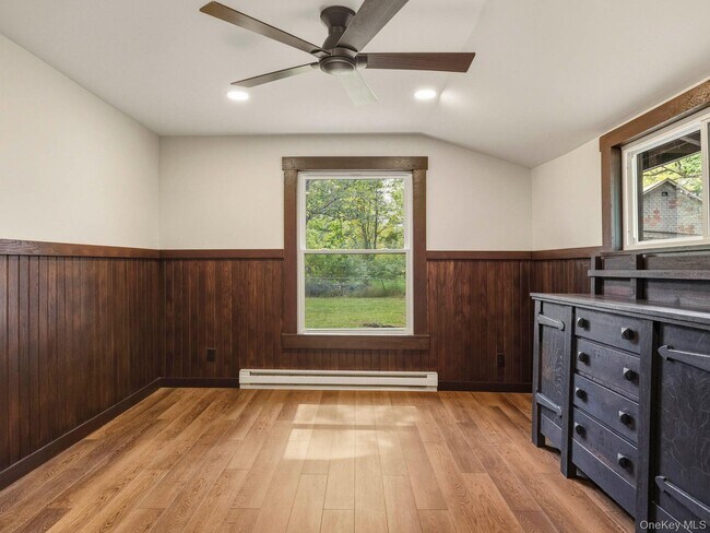 Building Photo - 5 Riverby Ln