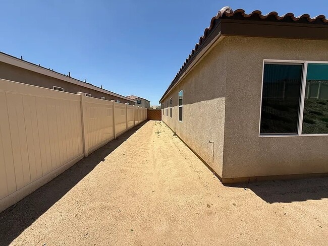 Building Photo - 7736 Nectarsweet Dr