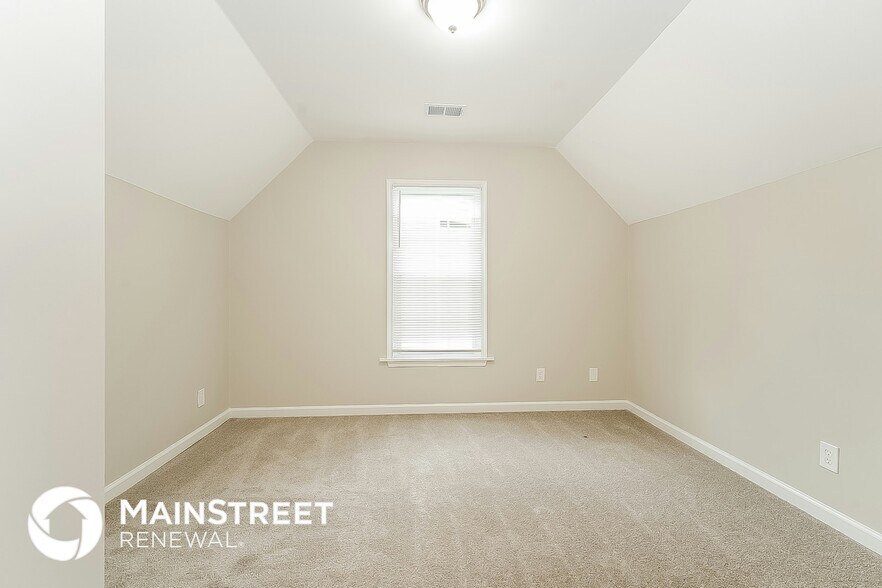 Building Photo - 6815 Renwick Ct