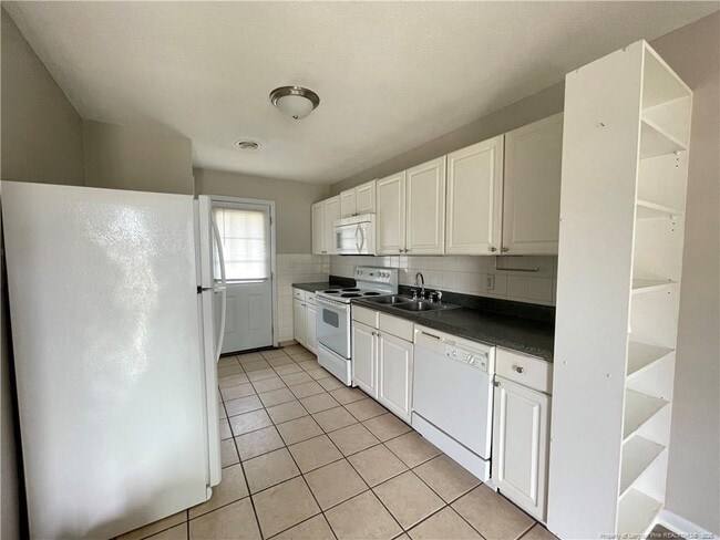 Building Photo - 264 Squire Ln