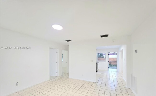 Building Photo - 250 NE 51st St