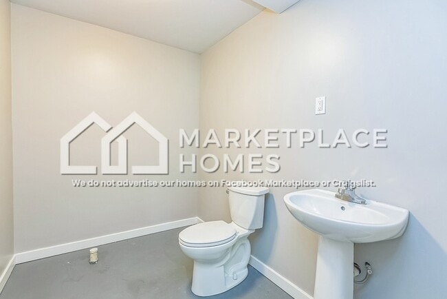 Building Photo - 1502 Winwood Dr
