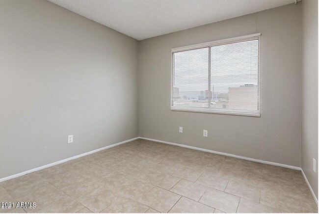 Building Photo - 4522 E Pueblo Ave