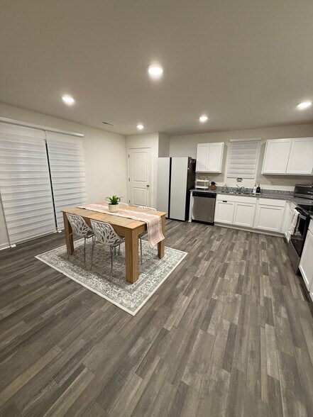 Building Photo - 181 Solstice Dr