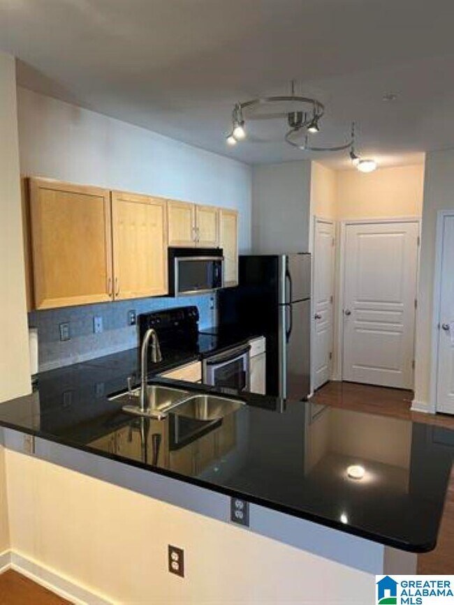 Building Photo - 2020 5th Ave S