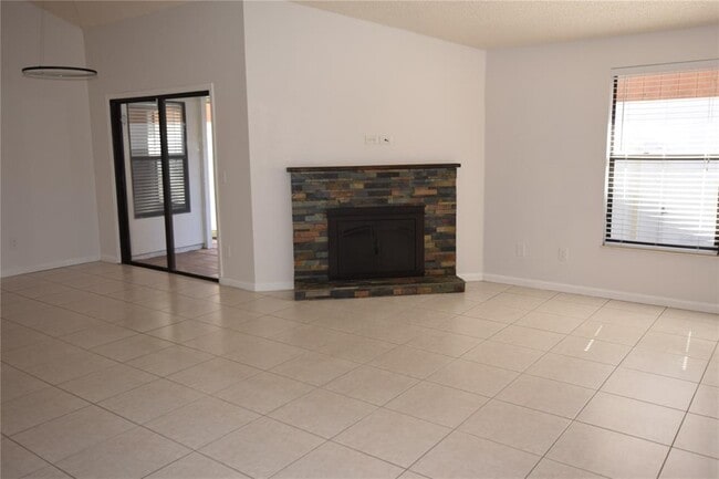 Building Photo - 7313 Spring Villas Cir