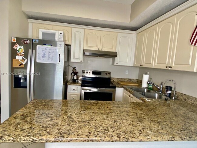Building Photo - 3500 Coral Wy