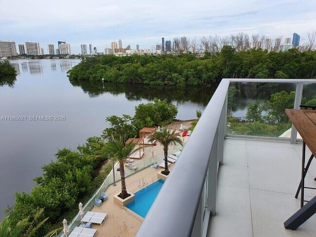 Building Photo - 16385 Biscayne Blvd