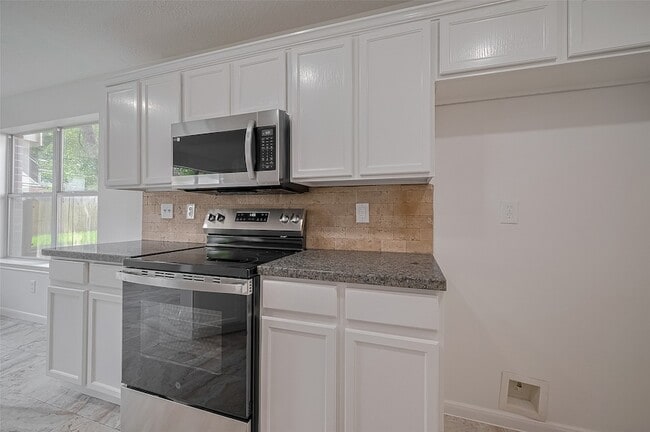 Building Photo - 3223 Candlepine Dr