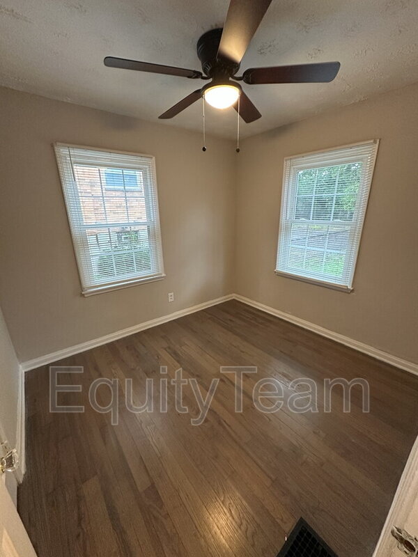 Building Photo - 3918 Odin Ave
