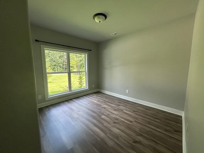 Building Photo - 207 Dawn Dr