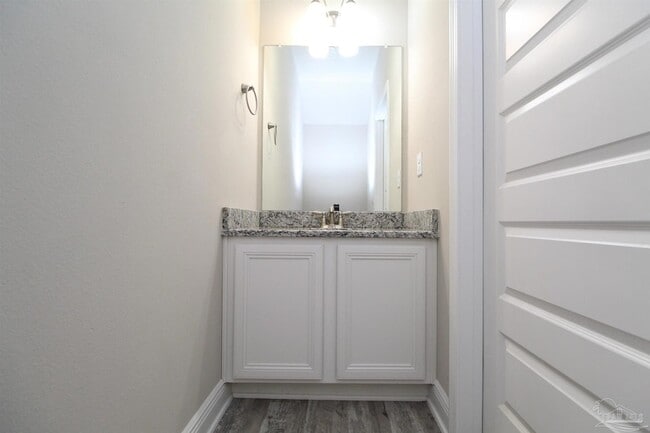 Building Photo - 310 S F St