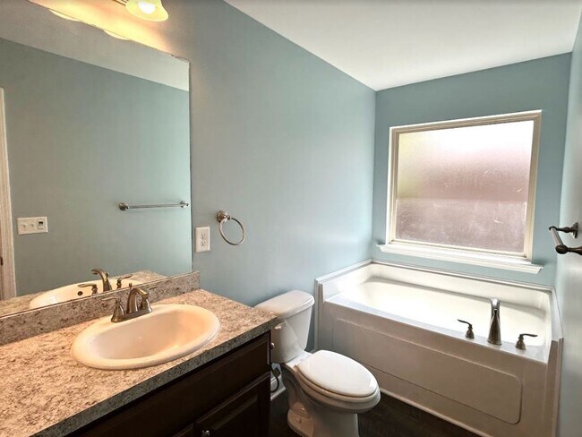 Building Photo - BEAUTIFUL THREE BED, TWO BATH FULL BRICK H...