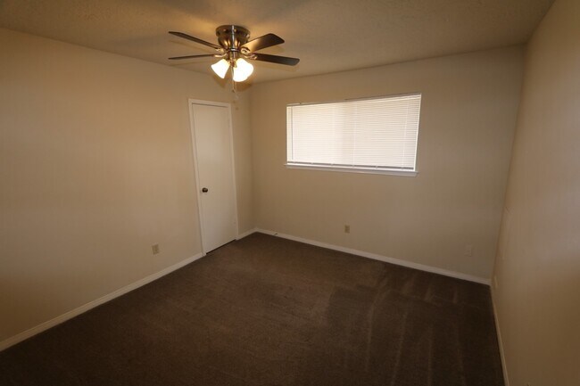 Building Photo - 6842 Ten Curves Rd