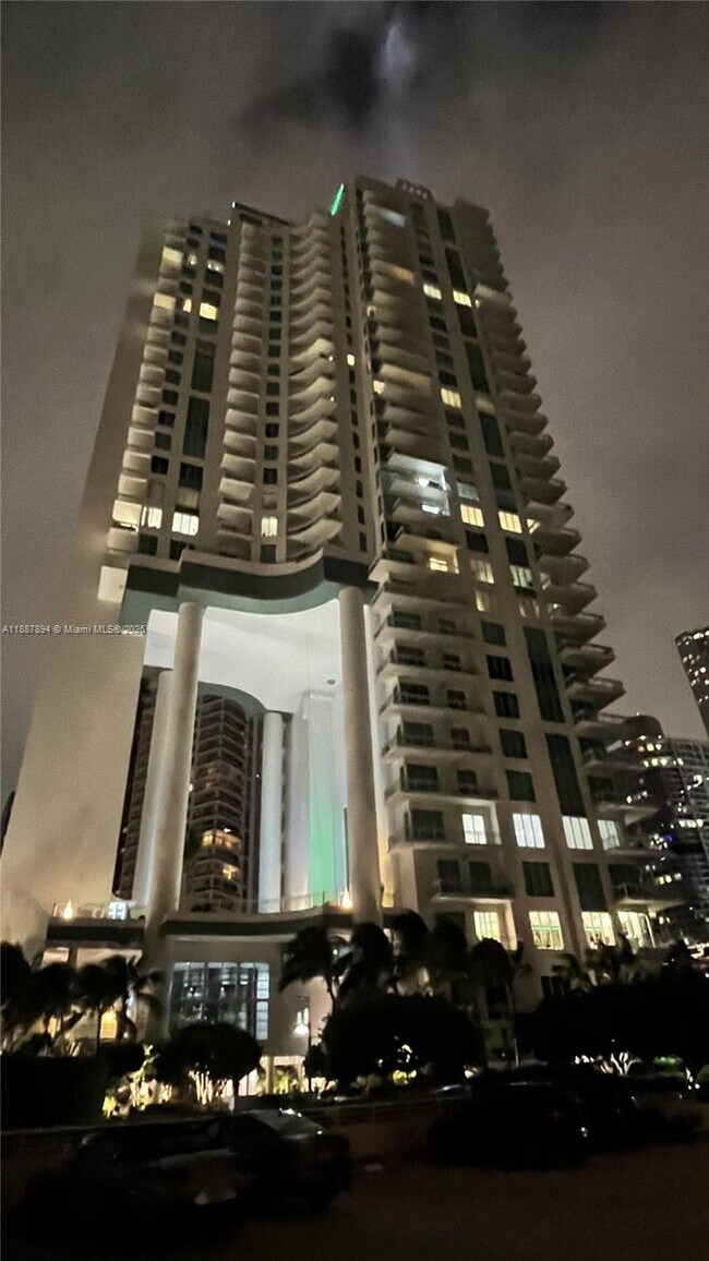 Building Photo - 21150 Point Pl