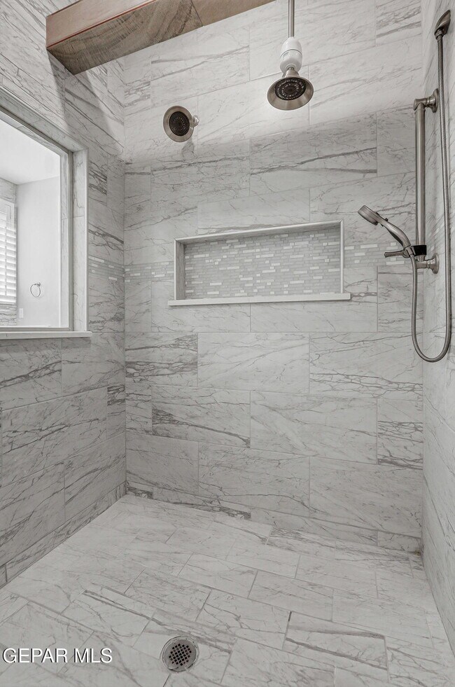 Building Photo - 13580 Lawkland St