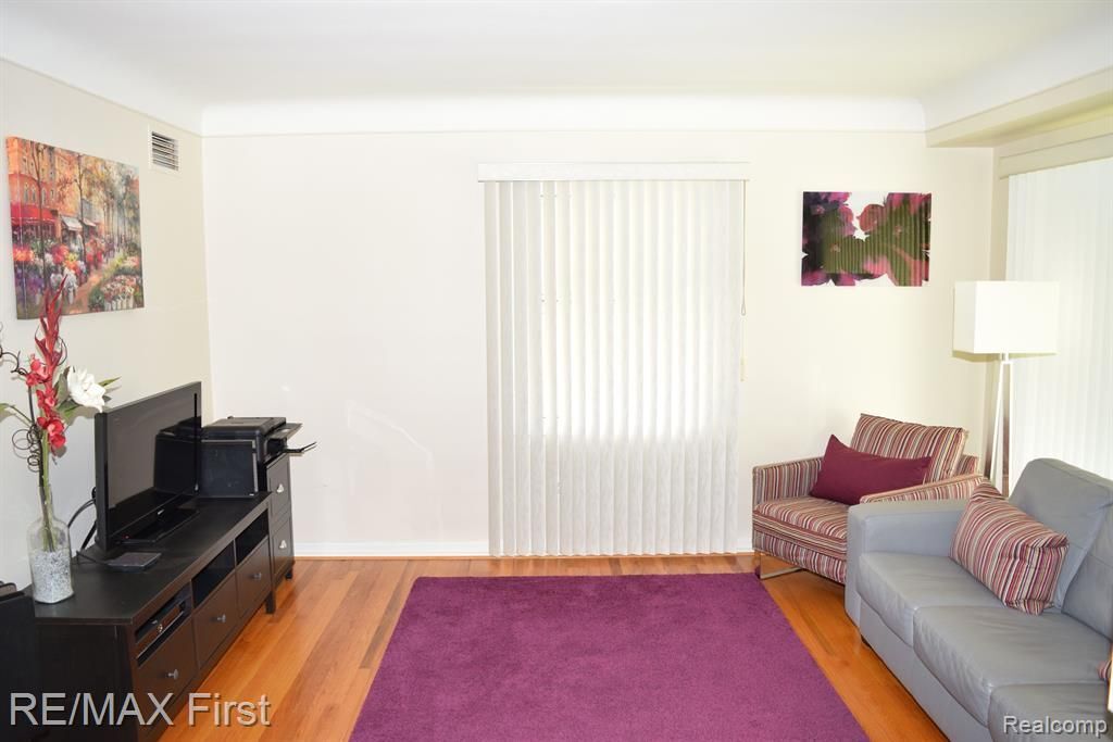 Building Photo - 2666 Catalpa Dr