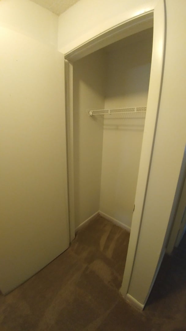 Building Photo - Newly Renovated Beautiful 2 Bedroom Home