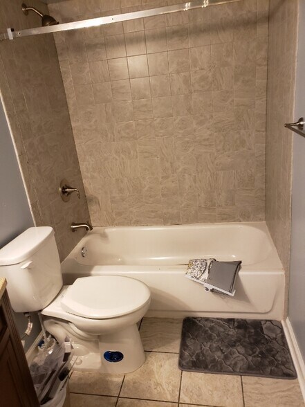 Building Photo - 7500 Harrison Ln