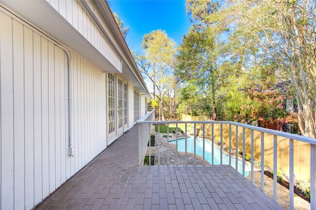 Building Photo - 50 Saddlebrook Ln
