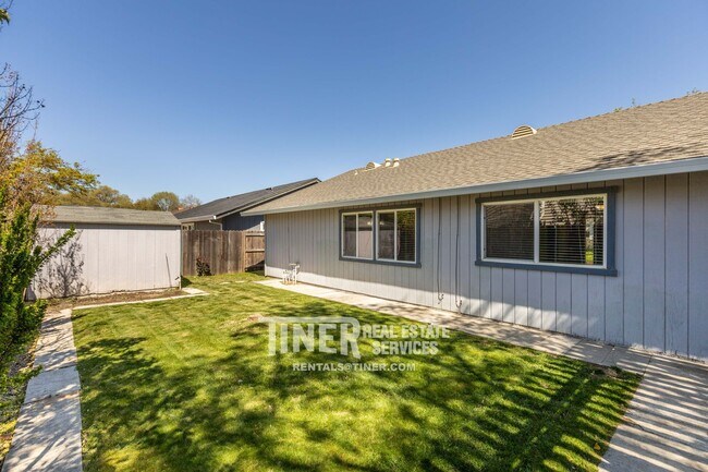 Building Photo - 8052 Phoebe Way