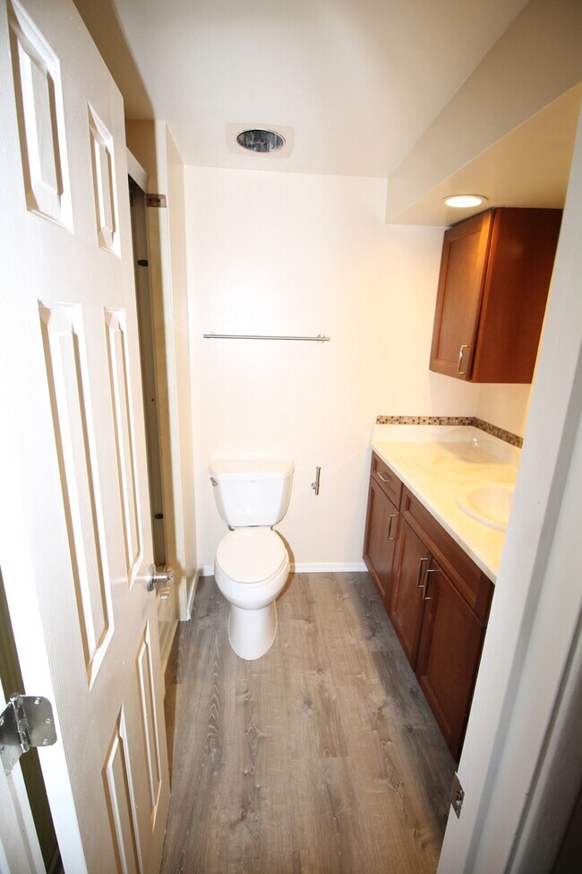 Building Photo - 7932 E Rosewood St