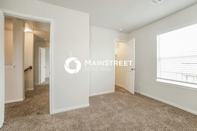 Building Photo - 4 Bedroom Pet-Friendly Home in HUMBLE, TX with Main Street Renewal
