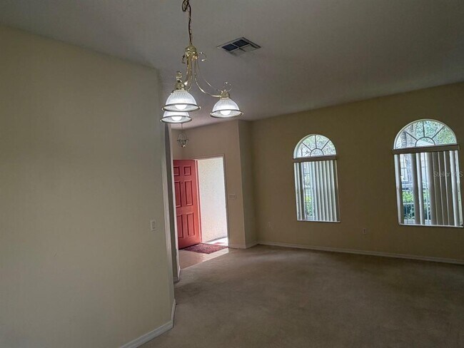 Building Photo - 10130 Shadow Creek Dr