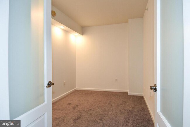 Building Photo - 440 L St NW