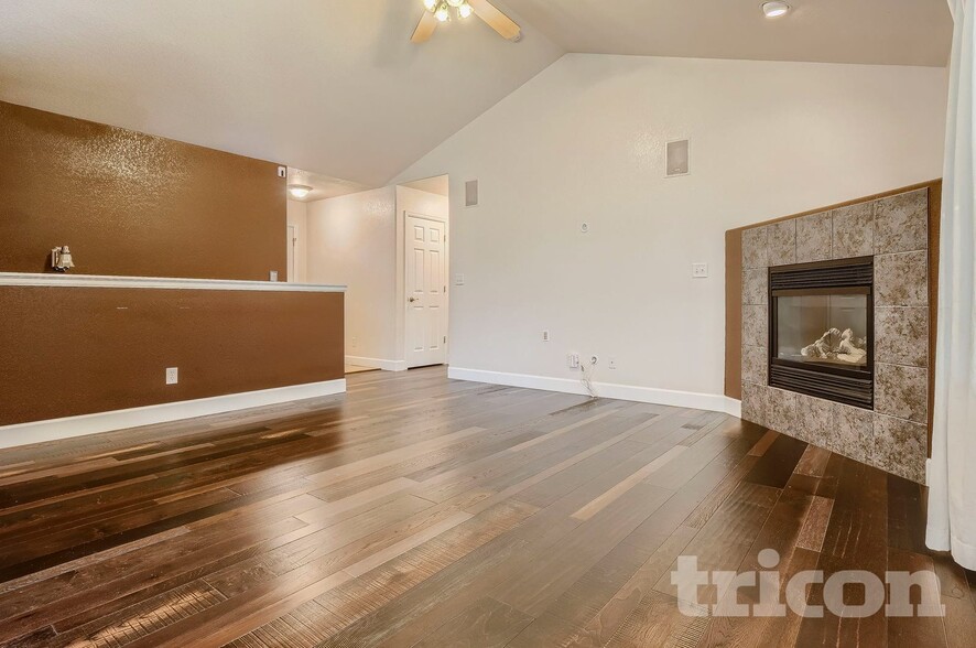 Building Photo - 5811 Zinfandel St