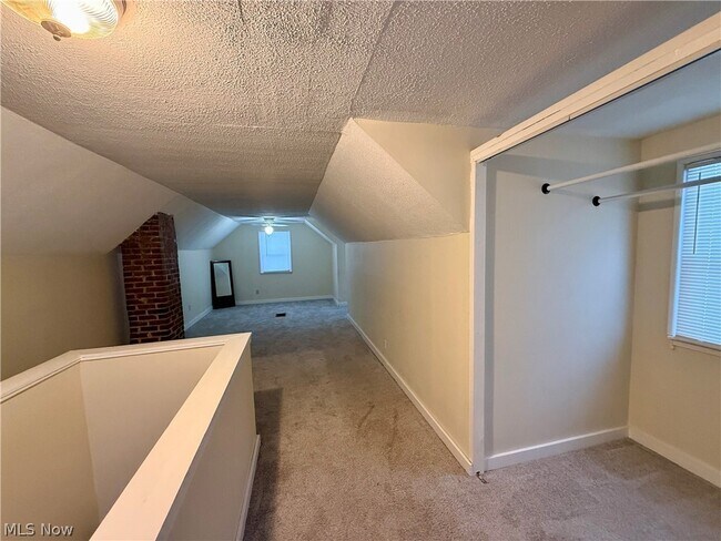 Building Photo - 575 Noble Ave