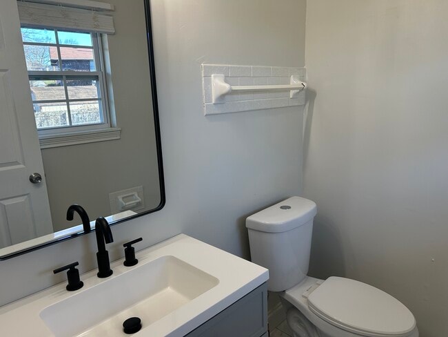 Building Photo - 244 Newport Rd