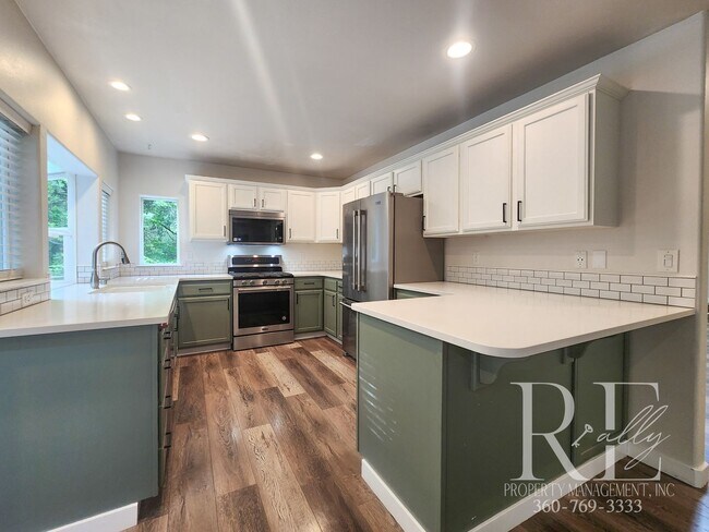 Building Photo - Forest-Edged Retreat with Pasture Access –...