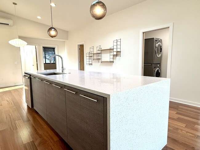 Building Photo - 416 Starlight Vlg Lp