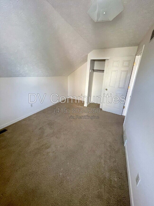 Building Photo - 32467 S Roundhead Dr