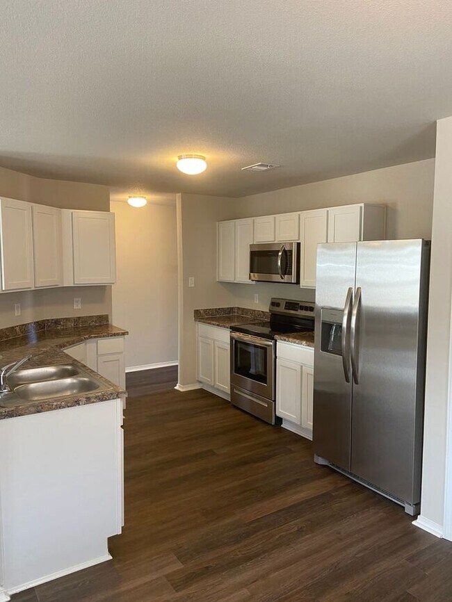 Building Photo - *MARCH MADNESS SPECIAL* BRAND NEW Three Be...