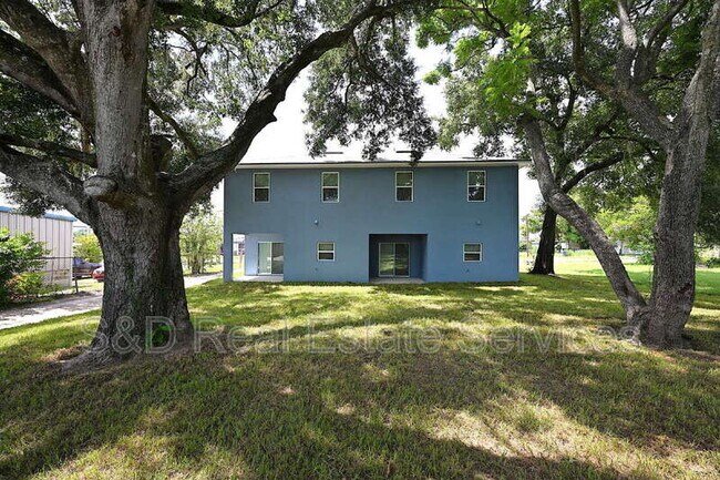 Building Photo - 1013 N Brunnell Pkwy