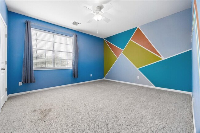 Building Photo - 206 Saddle Ridge Dr