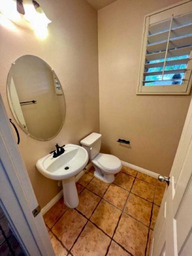 Building Photo - Beautiful Corona Pool Home with 4 bedroom ...