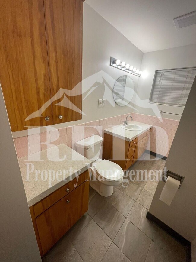 Building Photo - East Bremerton Rambler - 3 Bed 1 Bath with Garage and Carport Parking