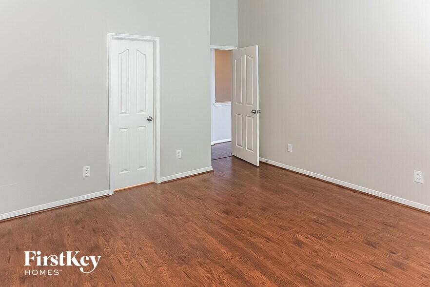 Building Photo - 16115 Fleethaven Ln